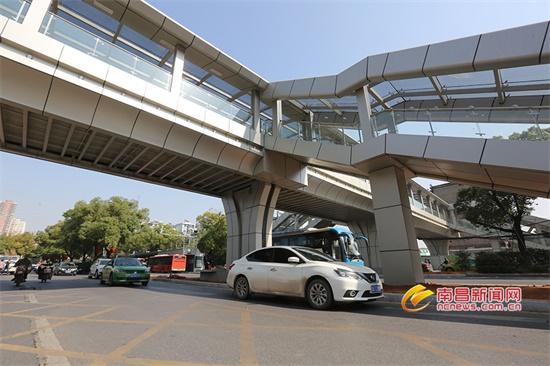 南昌井冈山大道徐坊客运站人行天桥即将完工图