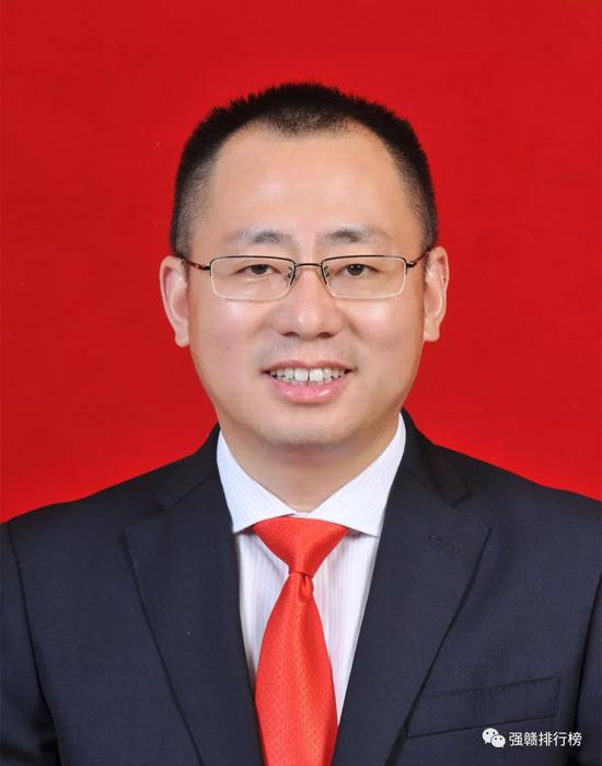 陈琪简历:据瑞昌市政府网站公开简历显示,陈琪出生于1974年1月,曾在