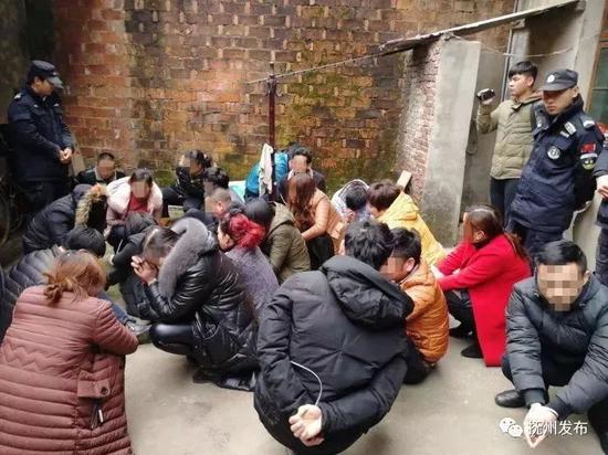 抚州一村干部开赌场聚众赌博被抓 群众拍手叫好_新浪江西_新浪网