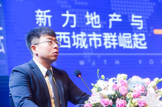 城乡建设经济研究所所长陈淮,中国区域经济学会副会长兼秘书长陈耀