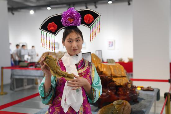价值1.8亿的四大瑞兽松花玉石王在南昌展出