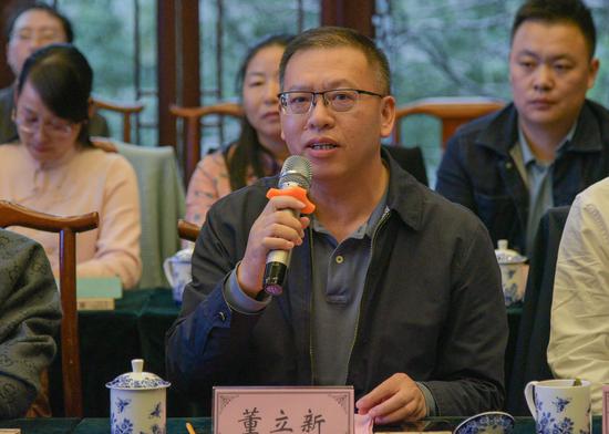 中共上饶市婺源县县委副书记 董立新