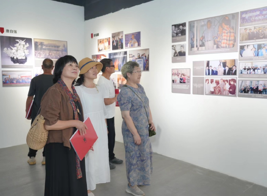 《景德镇陶瓷大学1960级原美术系校友毕业60周年汇报展》展出现场