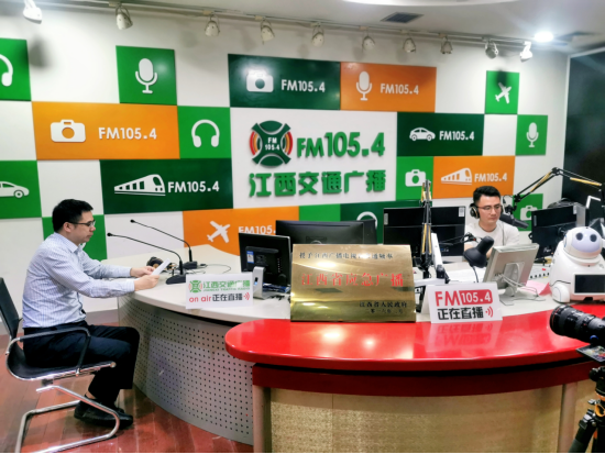 助力复商复市为小微企业纾困解难专访江西裕民银行副行长郑徐兵