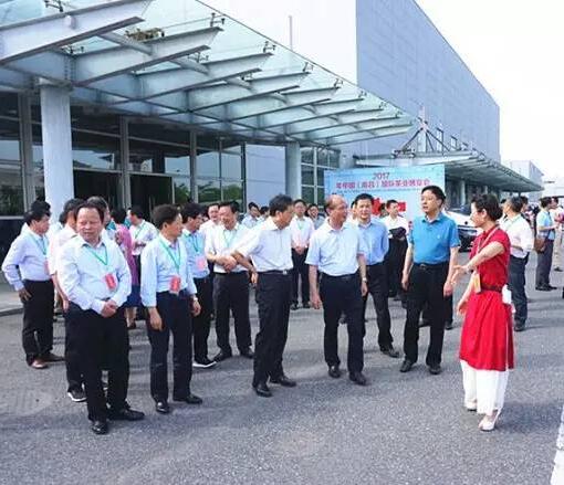 江茶集团成功组建 努力唱响江西茶叶品牌