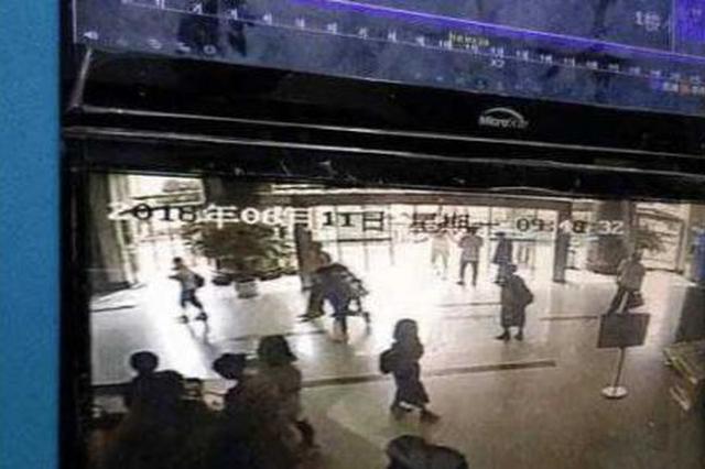 宝宝干呕呕吐是怎么回事 告诉你宝宝呕吐的原因和应对方法