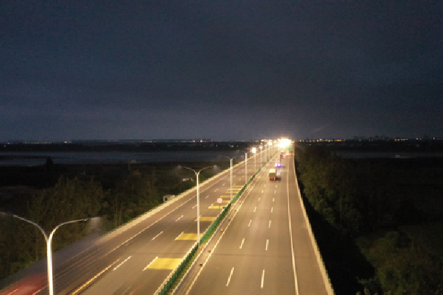 南昌城市外环路（高速）5075盏路灯已全部亮灯