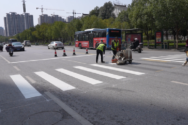 抚州市民向交警要斑马线？马上安排！