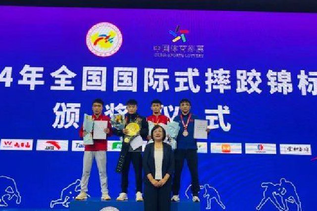  Shine on the court! Jiangxi teenager Li Weiyu won the national championship for a second time