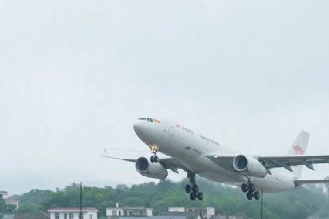 同比增長(zhǎng)61.7%！南昌“卡車航班”貨運(yùn)忙