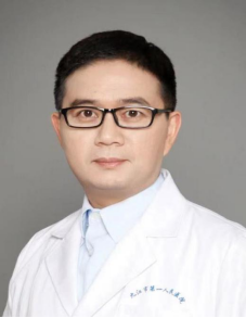 守沪一线徐华初新冠重症救治医生再战疫线守沪平安