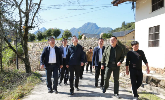 工行江西省分行党委书记行长牛喜军调研精准扶贫工作