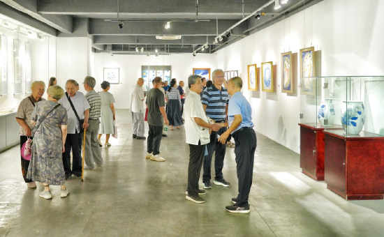 《景德镇陶瓷大学1960级原美术系校友毕业60周年汇报展》展出现场