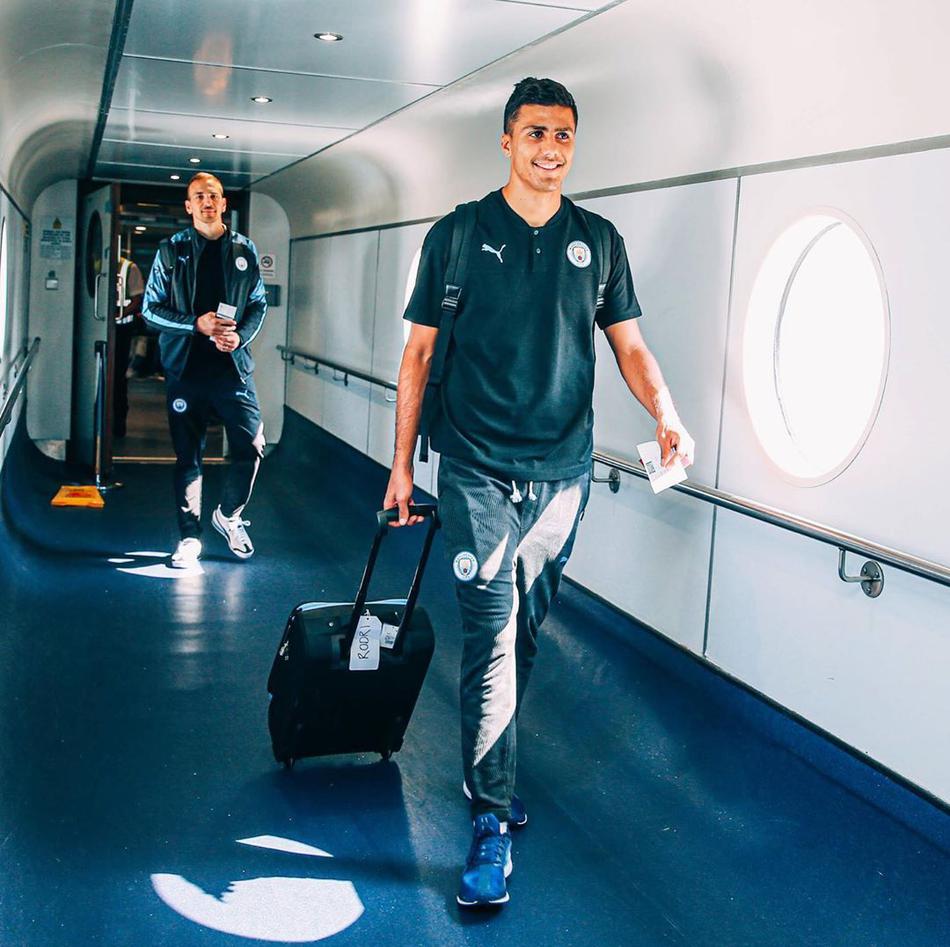 曼城终于来了！今日飞抵中国