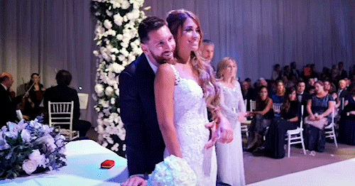 神仙爱情！梅西结婚2周年纪念