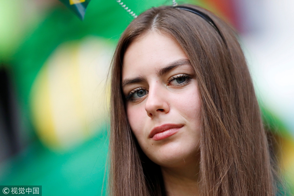 巴西女球迷金枝玉叶高颜值