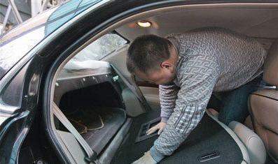 汽车有个逃生暗道-99％的人可能不知道