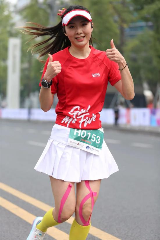 国内首个女子标牌赛事 重庆女马荣升铜标赛事