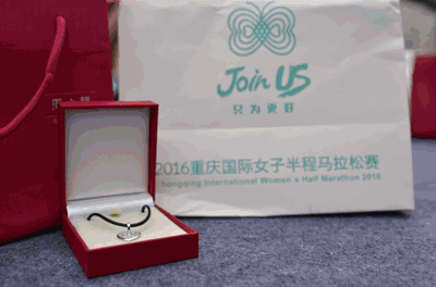 国内首个女子标牌赛事 重庆女马荣升铜标赛事