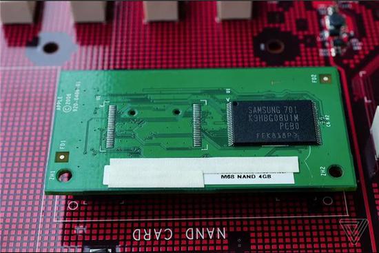 初代iPhone M68原型机主板，这款主板开发于2006/2007年