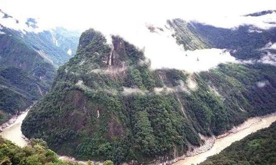 还不自驾去看看？《中国国家地理》都说好