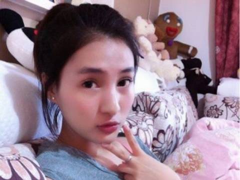 郭美美的外观 能不能配的上她的豪车？