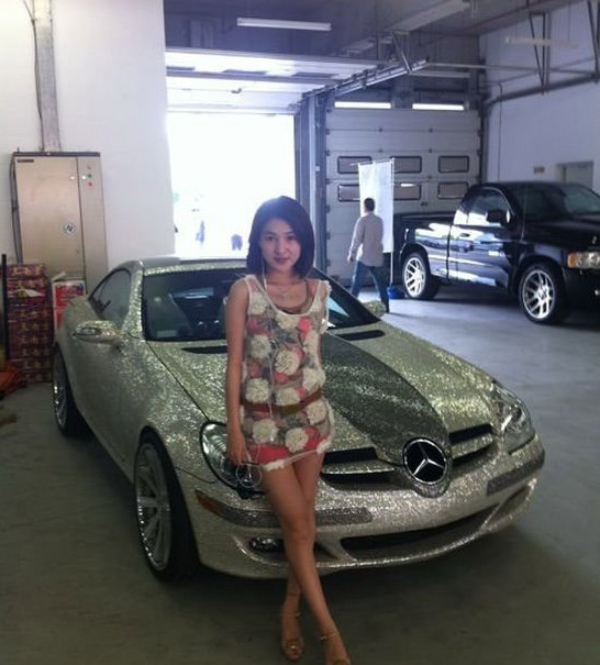 郭美美的外观 能不能配的上她的豪车？