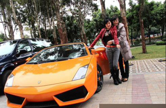 郭美美的外观 能不能配的上她的豪车？