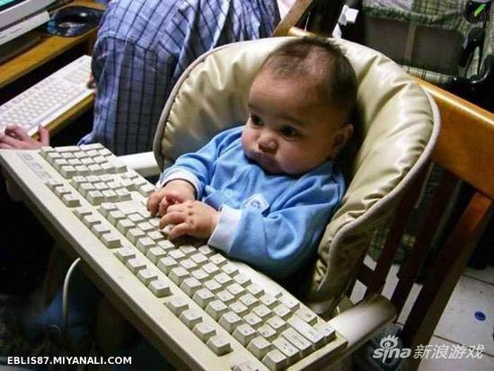 玩电脑易不育？IT男长时间工作竟致妻子不孕