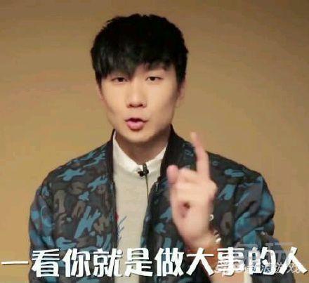 PDD拍的一手好马屁