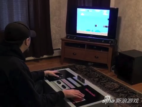 大神自制巨型NES“无线手柄” 玩起来比街机还爽