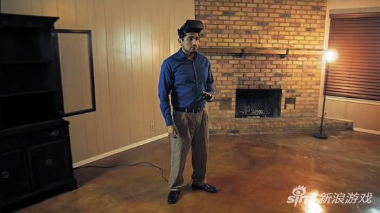 上班心不在焉下班后沉迷VR游戏 家被偷光浑然不知