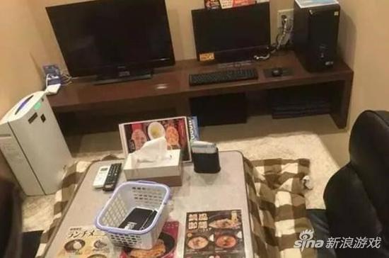 网吧终极形态？ 日本网吧竟自带暖炉和卡拉OK