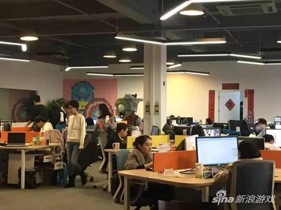 安娜所属经纪公司中樱桃的办公区间