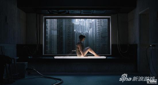 斯嘉丽·约翰逊饰演的草薙素子其实是一名生化人