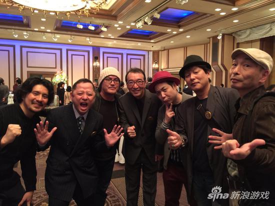 富坚义博出席《乌龙派出所》完结纪念会时的合照