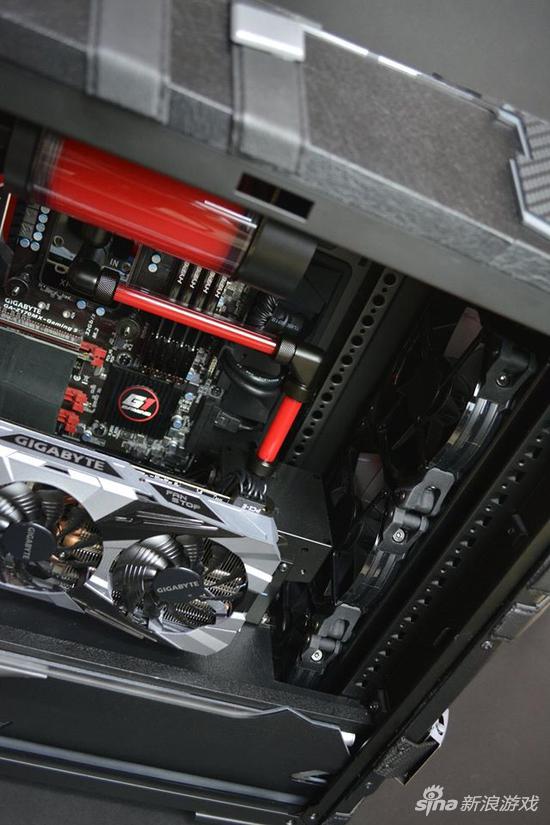 超炫酷！国外搞机达人DIY《守望先锋》死神机箱