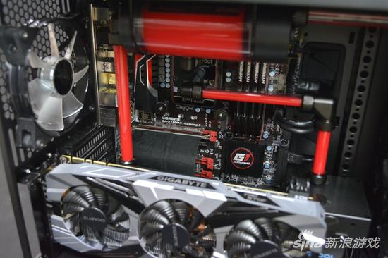 超炫酷！国外搞机达人DIY《守望先锋》死神机箱