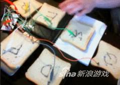 《英雄联盟》玩家脑洞大开 竟用面包片玩转潘森