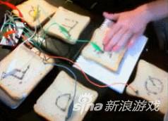 《英雄联盟》玩家脑洞大开 竟用面包片玩转潘森