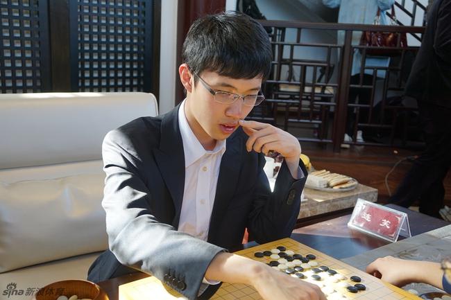 棋葩说:连笑是自己理想型 可以帮你吃小龙虾吗_手机新浪网