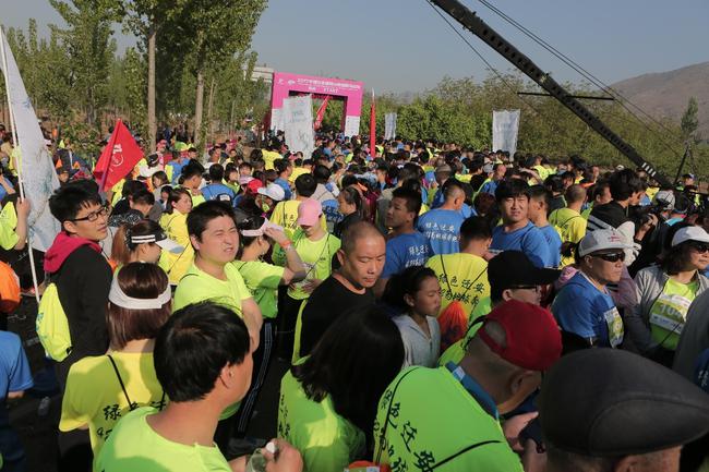 为地球奔跑为主题，迁安马拉松别样激情助力体育+旅游。