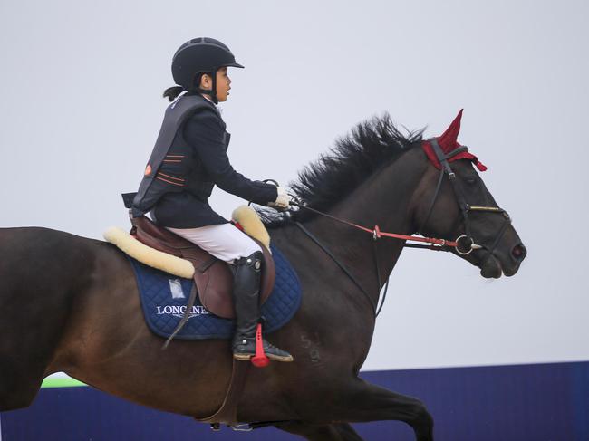 中巡赛最小9岁骑手 旌旗视觉 杨熙良/摄