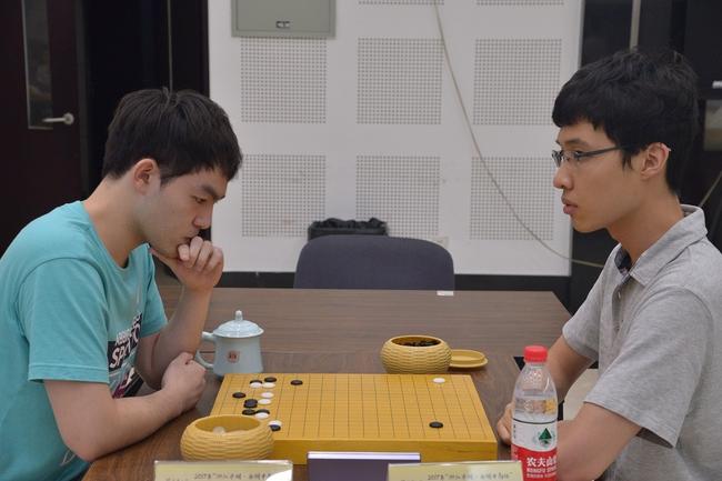 有些围棋比赛甚至连棋谱直播都没有