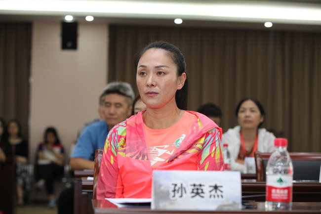 中国徒步第一人雷殿生老师,户外首席专家梁强教授,世界冠军孙英杰在
