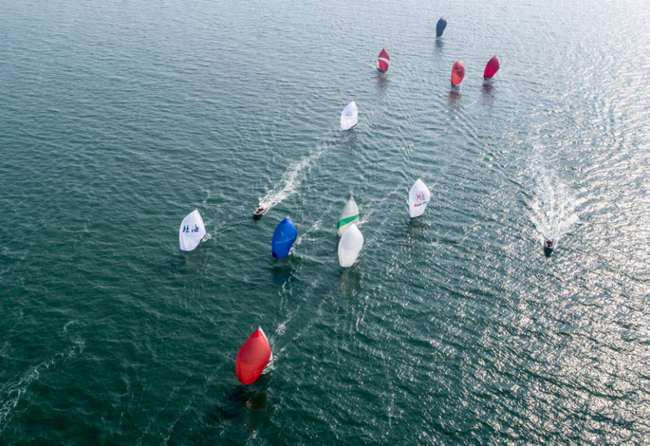 “一带一路”帆船赛北海站启动 J80组公开组扬帆