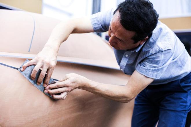 油泥模型工作现场，模型专家 崔泰俊