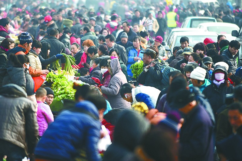 沈阳百年蒲河大集迎年前采购潮