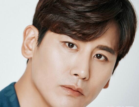 丹东男星于晓光曝最新大片 帅气儒雅_高清图集_新浪网