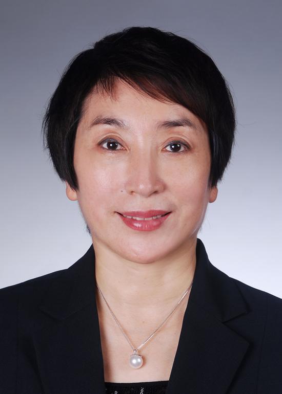 曹晓玲,女,汉族,1962年10月出生,1983年8月参加工作,1999年6月加入